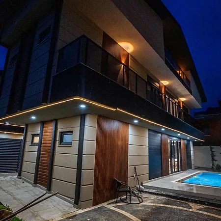 Hotel Seven Luxury