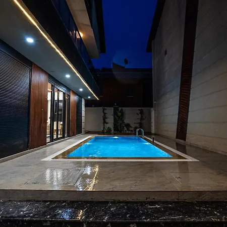 Seven Luxury Hotel