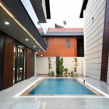 Seven Luxury Hotel